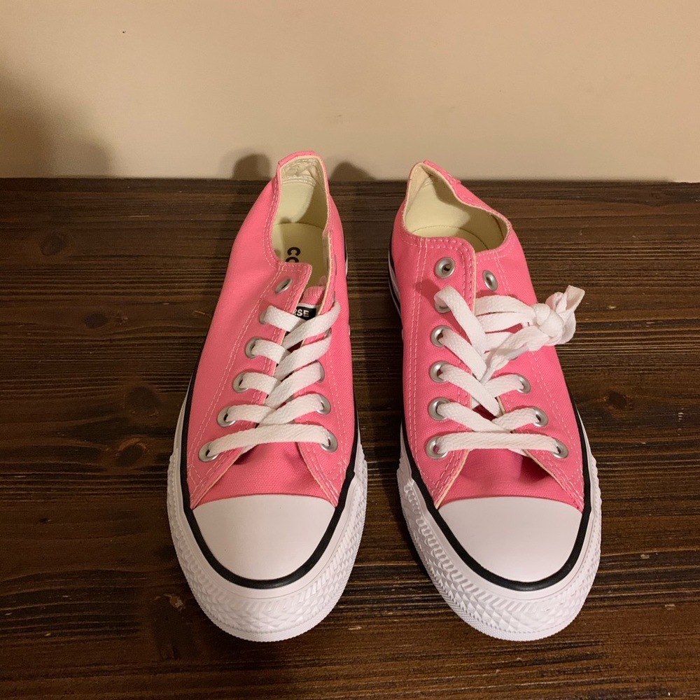 Women’s Converse chuck Taylor All Star sneaker